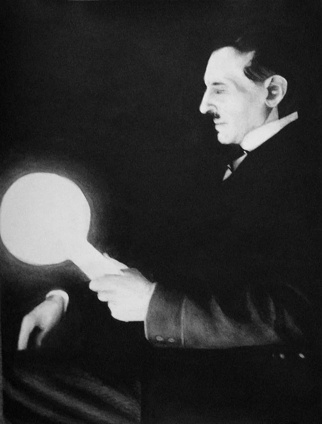 Tesla demonstrating wireless lighting